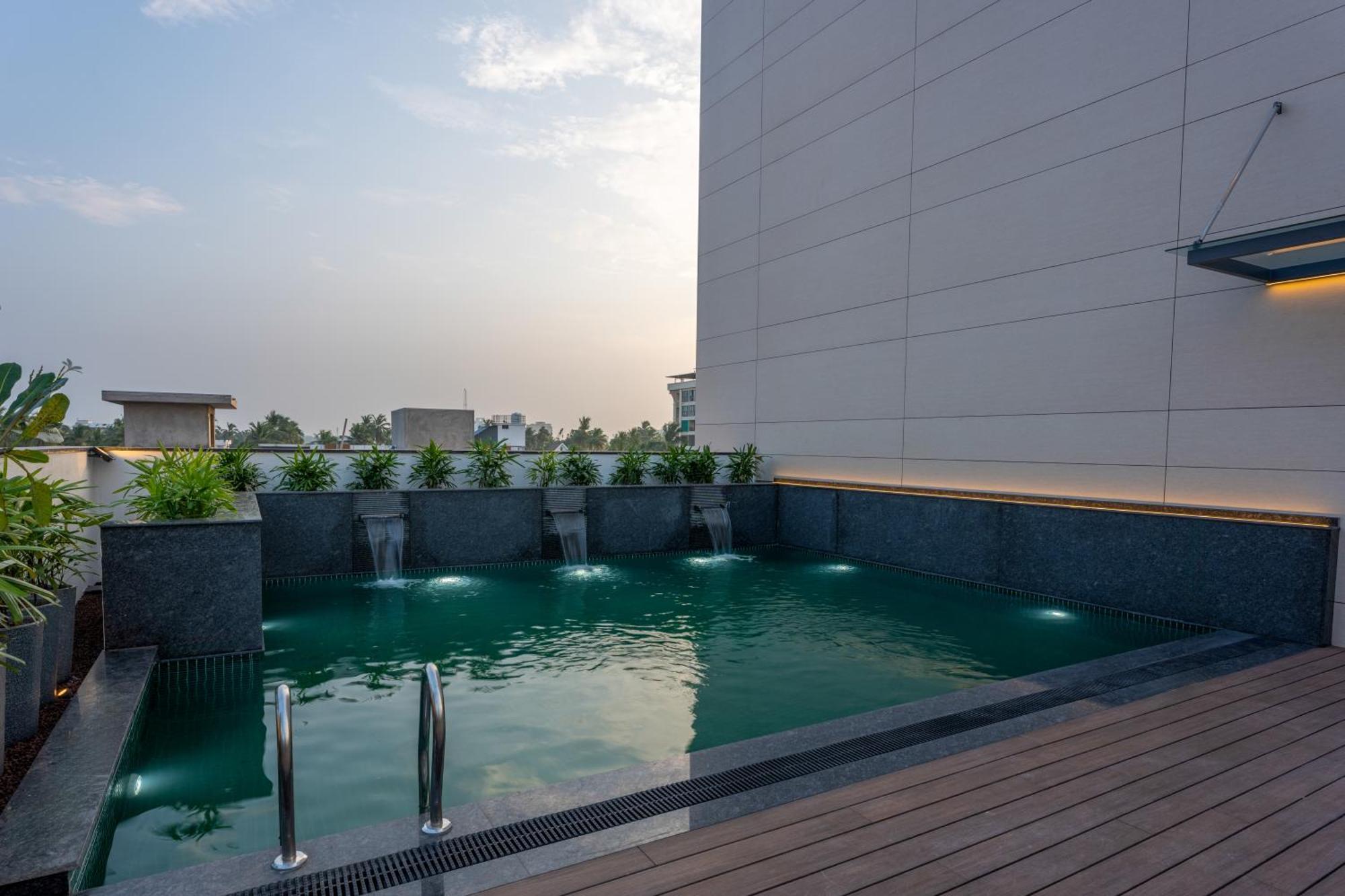 Park Inn & Suites By Radisson Thrissur East Fort Екстер'єр фото