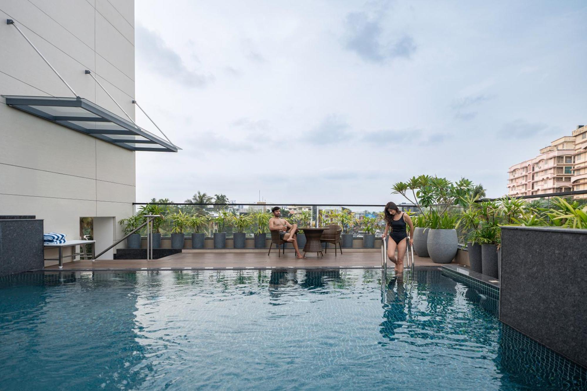 Park Inn & Suites By Radisson Thrissur East Fort Екстер'єр фото